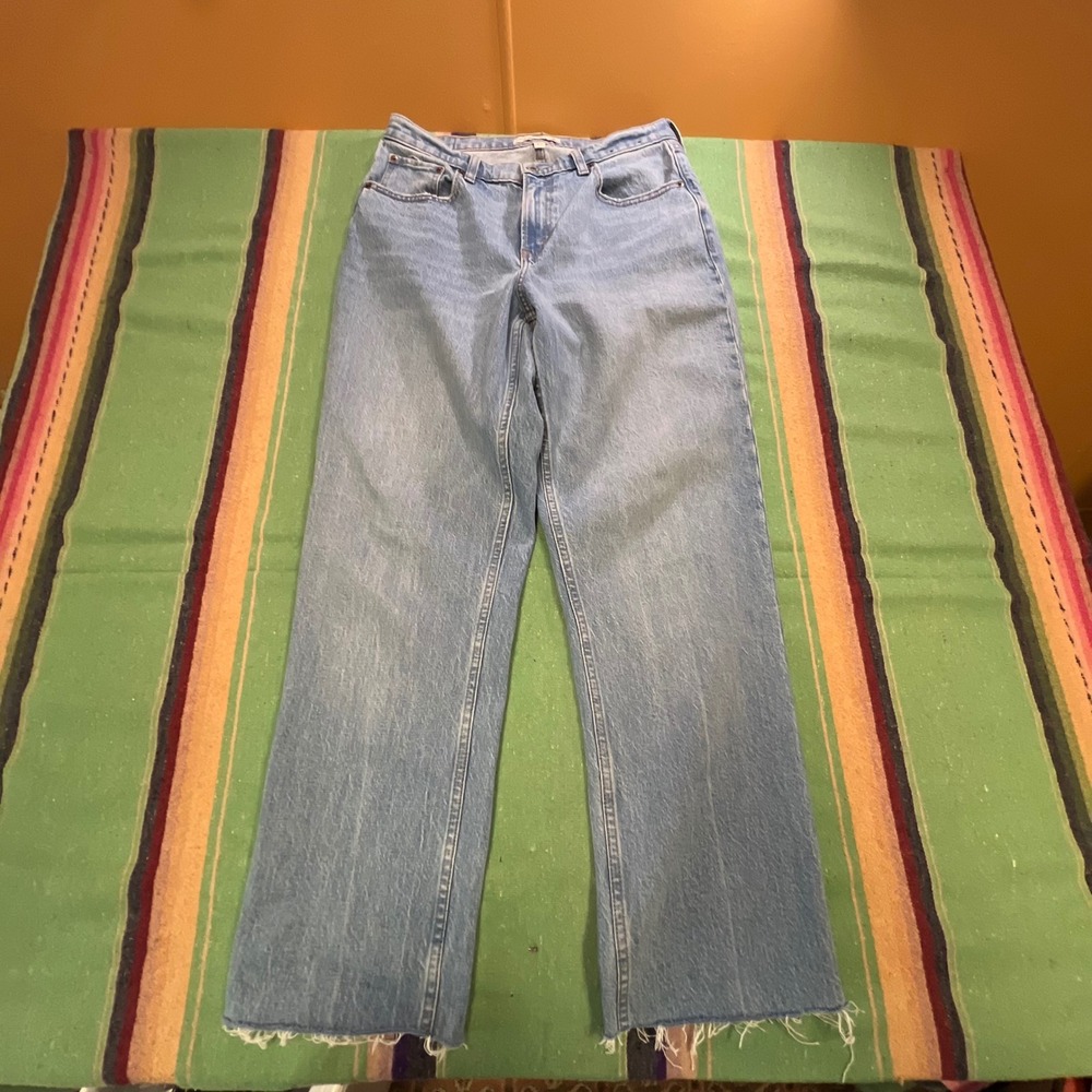 Abercrombie & Fitch 90s Straight Jeans Womens 29L Light Wash Curve Love Raw Hem